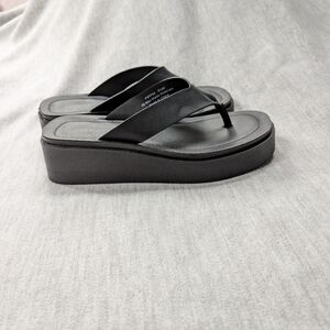 Chunky black thong sandals Y2K minimal 90's size 6.5